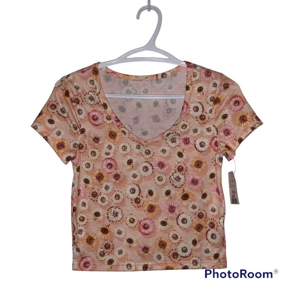 ✨FREE w/ $25 Purchase✨ NEW Sunflower Crop Top NWOT